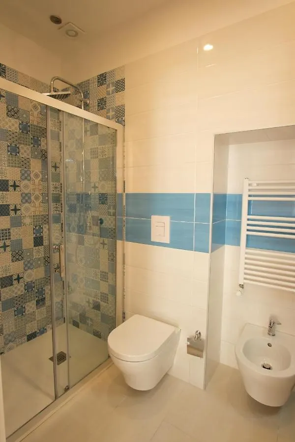 Leone Suites Toledo Naples Bed & Breakfast