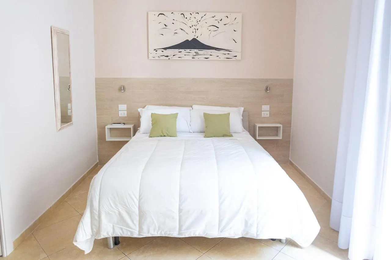 Leone Suites Toledo Naples Couette-café